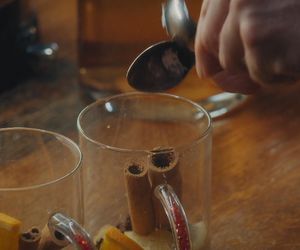 M jak miłość odc. 1868. Dariusz Hoffman (Mateusz Rusin) - tabletki / narkotki dla Kingi