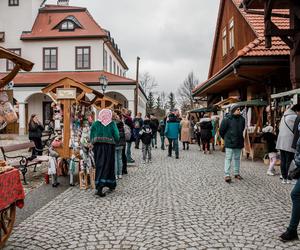 W tym muzeum można poczuć się jak w XIX wieku. To największy skansen w Małopolsce 