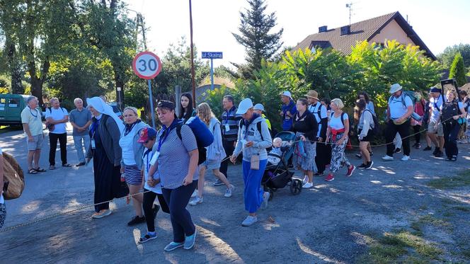 Wędrówka zakończona! Pierwsze grupy z woj. lubelskiego wchodzą już na Jasną Górę! 