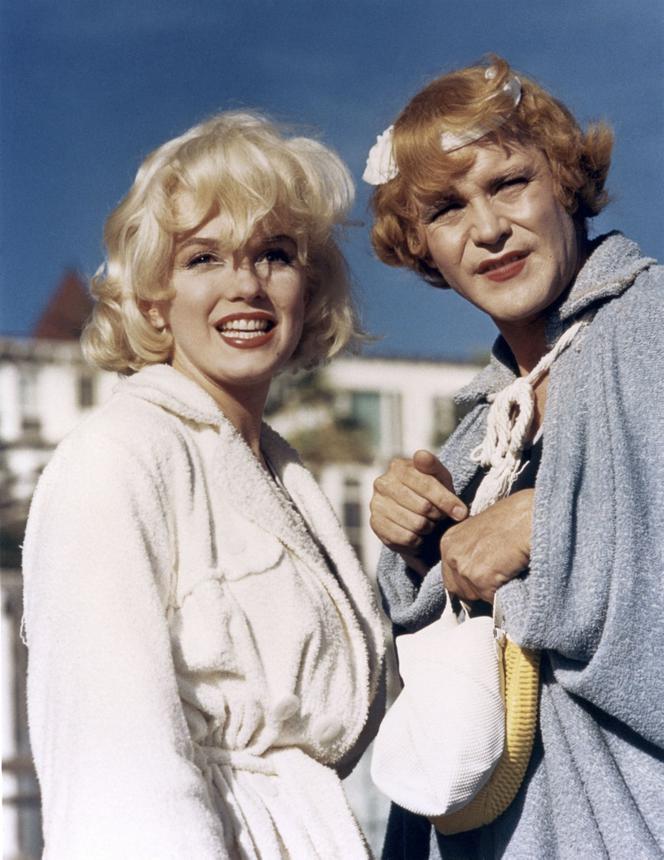 Marilyn Monroe i Jack Lemon - kadr z filmu „Pół żartem, pół serio”