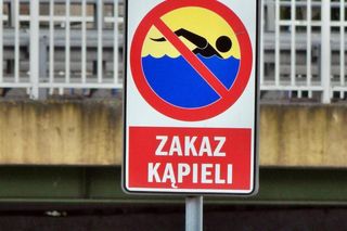 Zachodniopomorskie. Kilkanaście kąpielisk zamkniętych z powodu wysokich fal i silnego wiatru