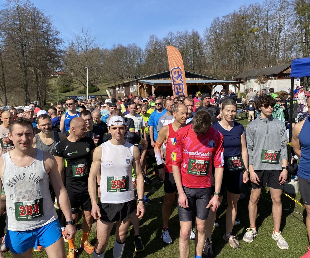 Biegamy, sadzimy i pomagamy! Leśny Zryw w Starych Jabłonkach