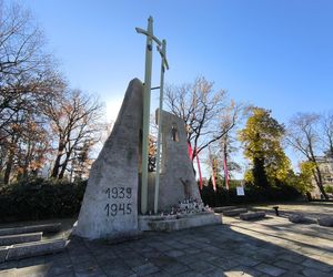 Słoneczna pogoda sprzyjała. 32. Kwesta Na Odnowę Zabytków Starego Cmentarza w Tarnowie