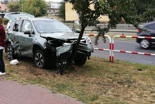 Poranny wypadek na ul. Solskiego w Bydgoszczy. Osobówka wjechała w barierki!