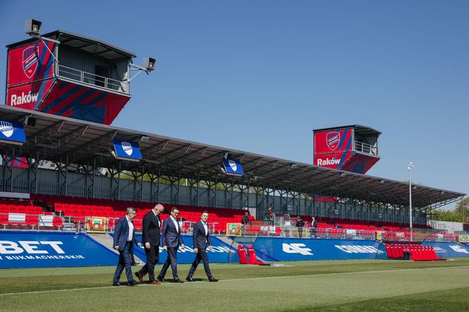 Premier Mateusz Morawiecki na stadionie Rakowa Częstochowa