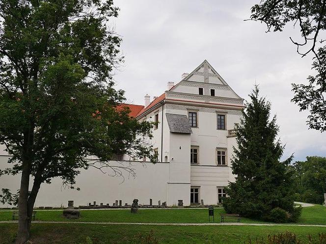 Zamek w Szydłowcu. Zobacz zdjęcia malowniczej rezydencji