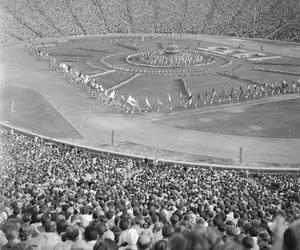 Stadion X-lecia. Uroczyste otwarcie II Międzynarodowych Igrzysk Sportowych Młodzieży w 1955 r.