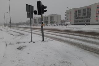 Atak zimy w Białymstoku. Fatalne warunki w mieście i Podlaskiem [ZDJĘCIA, WIDEO]