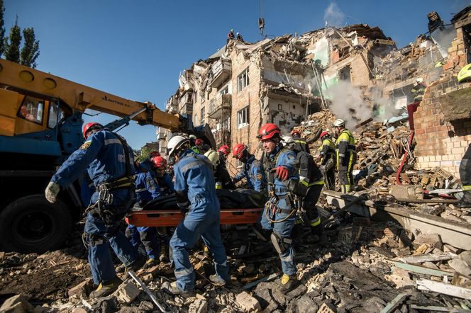 Do 23 wzrosła liczba ofiar śmiertelnych rakietowo-dronowego ataku Rosji na Kijów