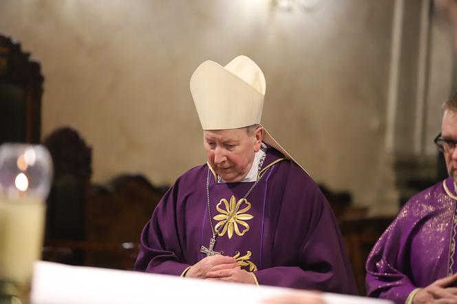 Bp Jan Zając: Bądźmy gorliwymi apostołami miłosierdzia dla całego świata