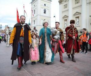 Narodowy Marsz Życia przez Warszawę. Organizatorzy mówią, że idą w obronie „poczętych dzieci zagrożonych aborcją”