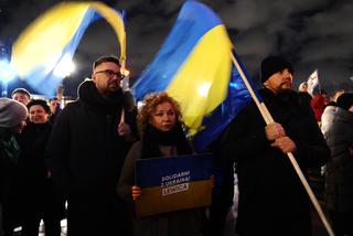 Warszawa solidarna z Ukrainą. Trzaskowski na wiecu RELACJA