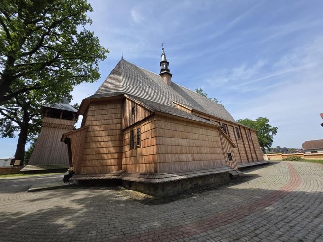 Zabytkowy kościół w Domaradzu.