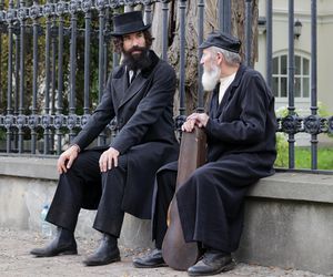 Nowa Lalka na ulicach Warszawy. Zdjęcia z planu filmowego jak wehikuł czasu