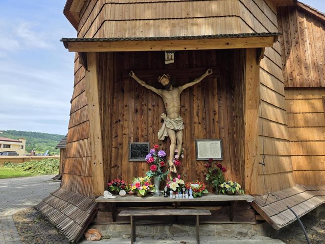 Zabytkowy kościół w Domaradzu.