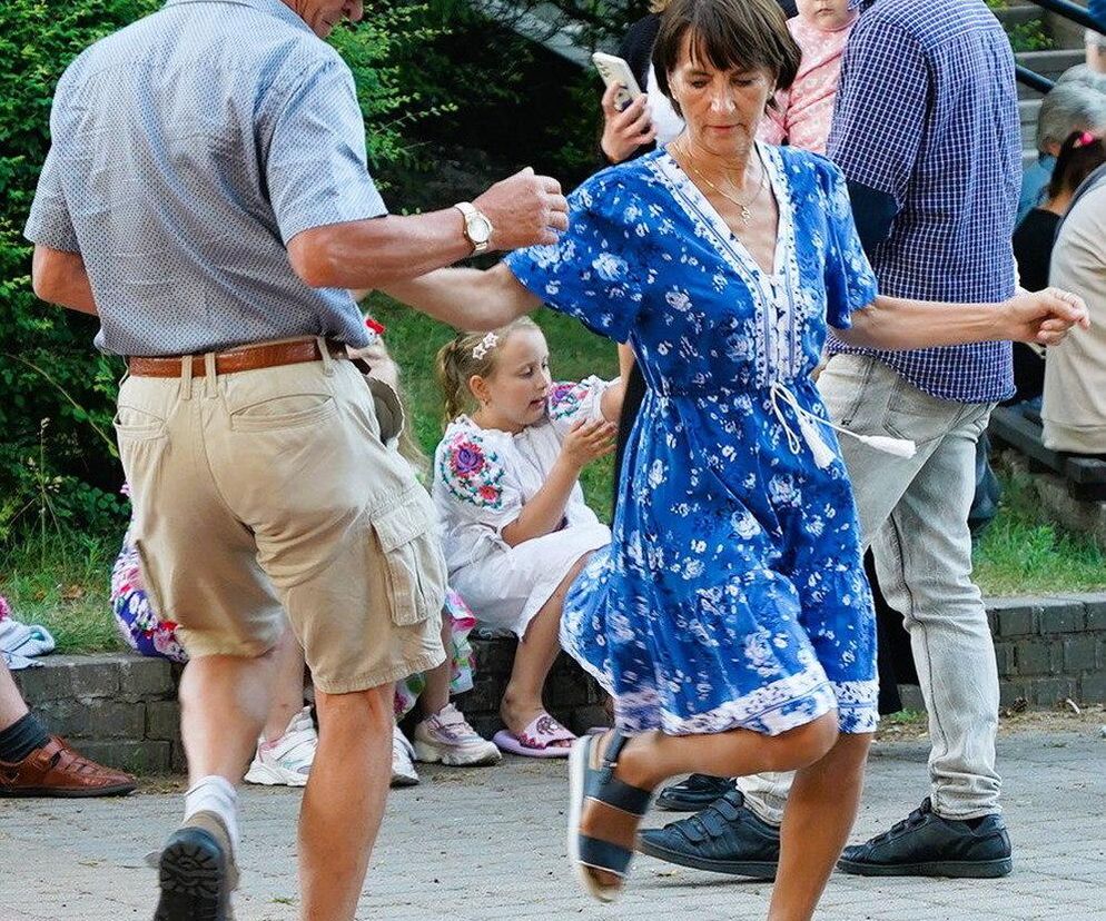 Potańcówka pod chmurką