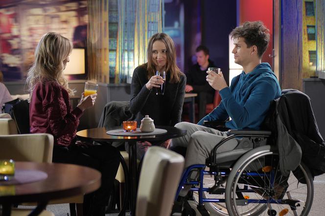 Pierwsza miłość, Paweł (Michał Malinowski), Melka (Ewa Jakubowicz), Sabina (Urszula Dębska)