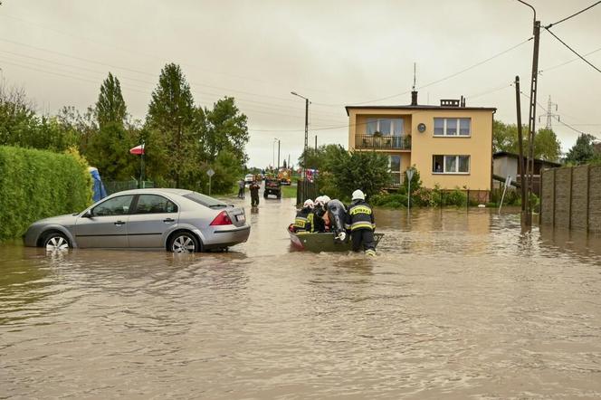 Czechowice Dziedzice. Ewakuacja mieszkańców z zalanych terenów