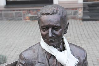 Ławeczka Adama Słodowego w Czarnkowie 