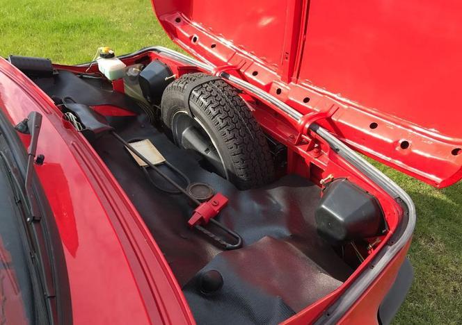 Prawie nowy Fiat 126p na sprzedaż. „Maluch” za 150 tys. zł