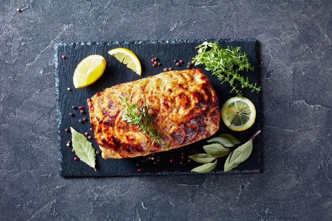 Terrina z kurczaka z czosnkiem niedźwiedzim – wykwintny, domowy pasztet pełen smaku!