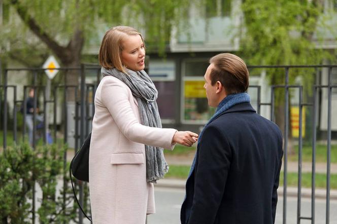 O mnie się nie martw 4 sezon odc. 13 Iga (Joanna Kulig), Marcin (Stefan Pawłowski)