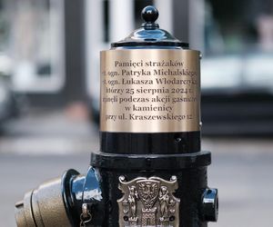 Przy ulicy Kraszewskiego upamiętniono tragicznie zmarłych strażaków