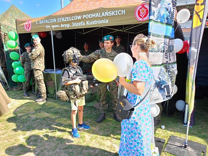 Piknik Wojskowy 18. Dywizji został zorganizowany na terenie zielonym przy aquaparku i stadionie miejskim w Siedlcach