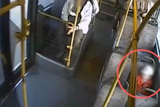 Czterolatek sam w autobusie. Zareagował czujny kierowca [WIDEO]
