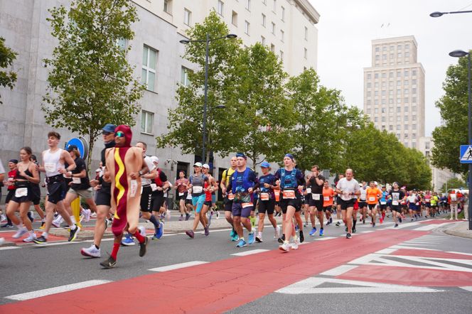 Uczestnicy Maratonu Warszawskiego 2025