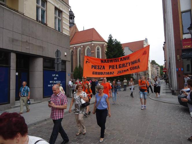 Tak wyglądały piesze pielagrzymki z Grudziądza na Jasną Górę 