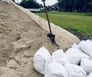 Alarm na Dolnym Śląsku. Zbliża się ogromna ulewa, w Kłodzku apelują o robienie zapasów wody. Relacja live