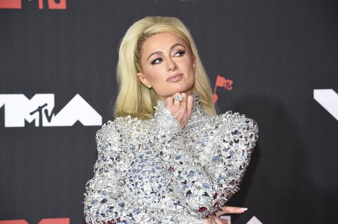 Paris Hilton wyszła za mąż! Zobacz jak się zmieniała