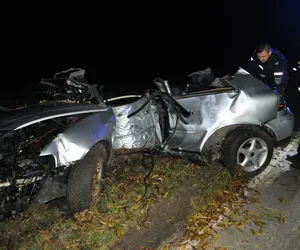 Nadmierna prędkość przyczyną tragedii. Młody kierowca zginął na Mazurach