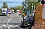 Peugeot i nissan roztrzaskane na drodze. Dramatyczny wypadek pod Sochaczewem 