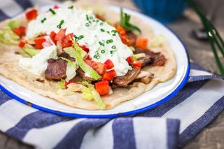 Gyros i sałatka gyros - kalorie (kcal), wartości odżywcze