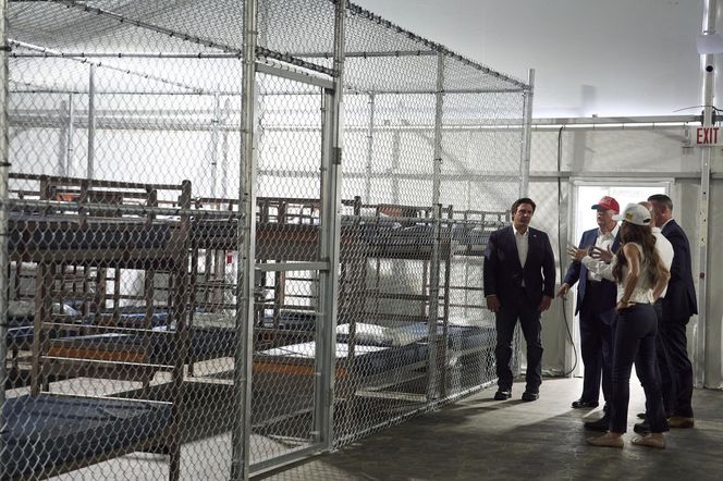 Nieludzkie warunki w aligatorowym Alcatraz. "Ludzie chudną i chorują"