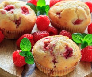 Obłędne waniliowe muffinki z malinami – szybki deser, który zawsze się udaje