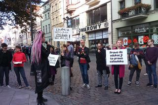 Toruń mówi TAK dla edukacji seksualnej!. Za nami demonstracja w sercu miasta