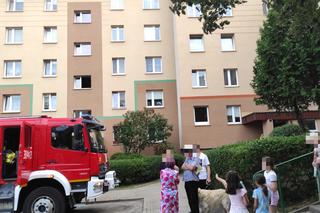 Białystok. Wypadek podczas smażenia kolacji. Przed blokiem zaroiło się od strażaków i gapiów [ZDJĘCIA]