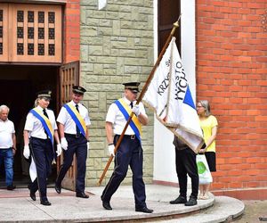 Święcenie pojazdów w Tychach przyciągnęło tłumy. Setki samochodów skropionych wodą święconą