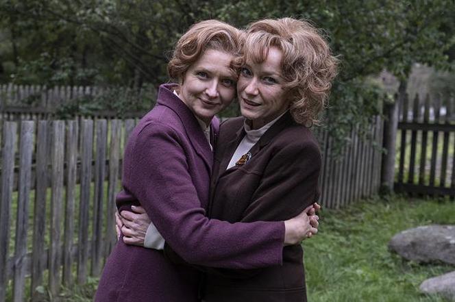 Stulecie Winnych 4 sezon. Ania (Urszula Grabowska), Mania (Magdalena Walach)