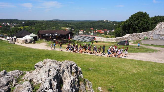 Oblężenie na zamku w Ogrodzieńcu w długi weekend