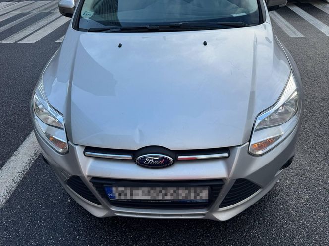 Potrącenie trzech nastolatek w centrum Warszawy. Kierowca wyjeżdżał z parkingu