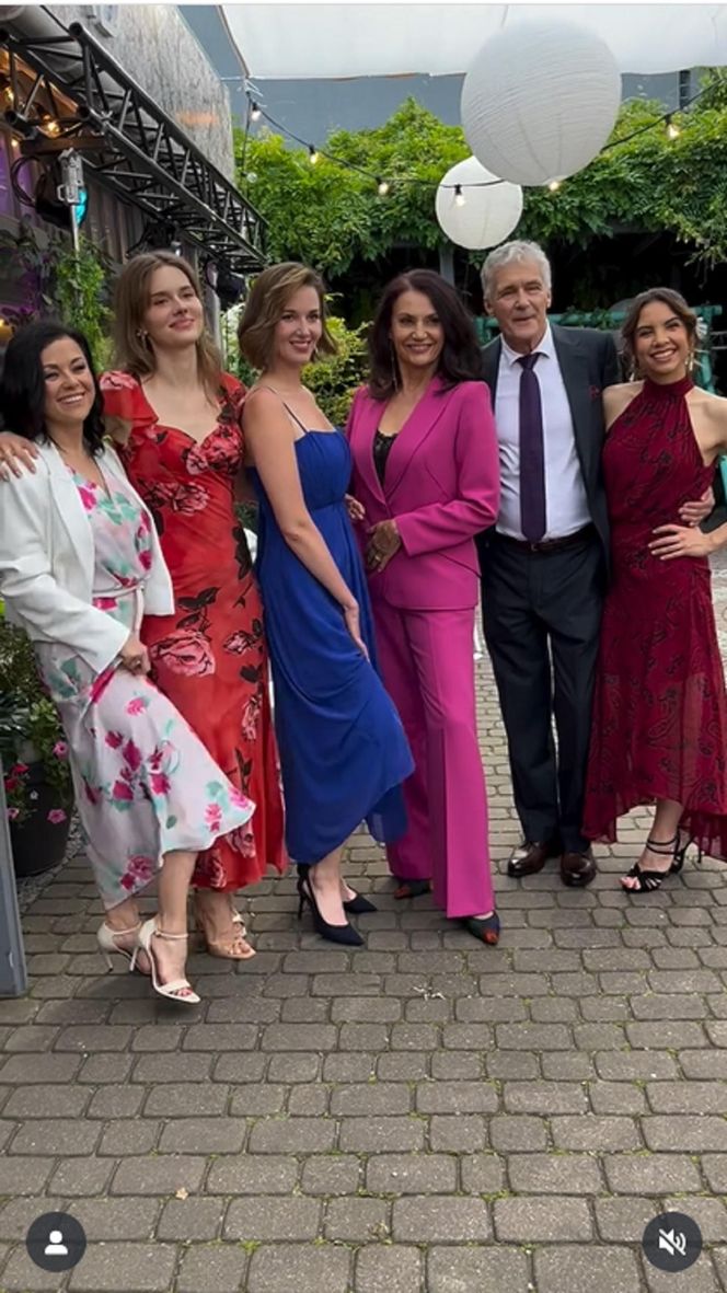 M jak miłość na planie. Małgorzata (Aleksandra Pieczyńska), Ania (Alina Szczegielniak), Aneta (Ilona Janyst), Erwin (Andrzej Dopierała), Franka (Dominika Kachlik), Kinga (Katarzyna Cichopek)