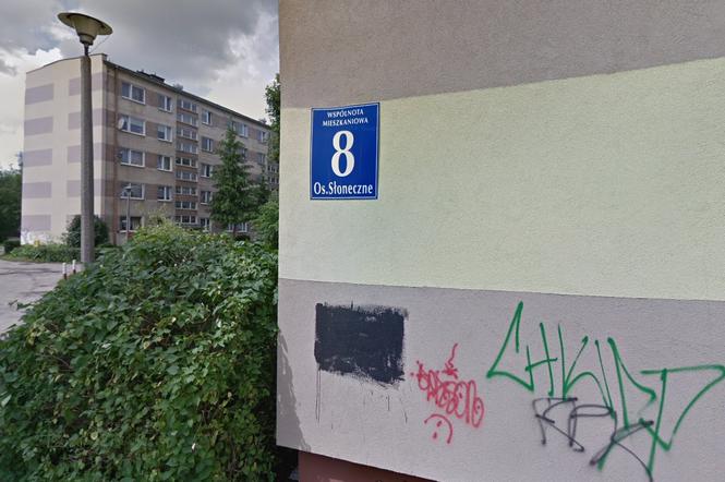 Tragedia w Ostrowcu! 81-latka wypadła z balkonu na 4. piętrze!