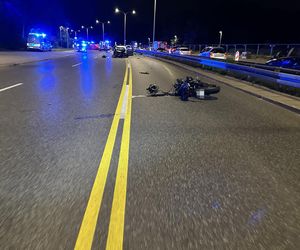 Makabra na Wisłostradzie. Roztrzaskane auta i motocykle. Dwie osoby reanimowane w tym dziecko 