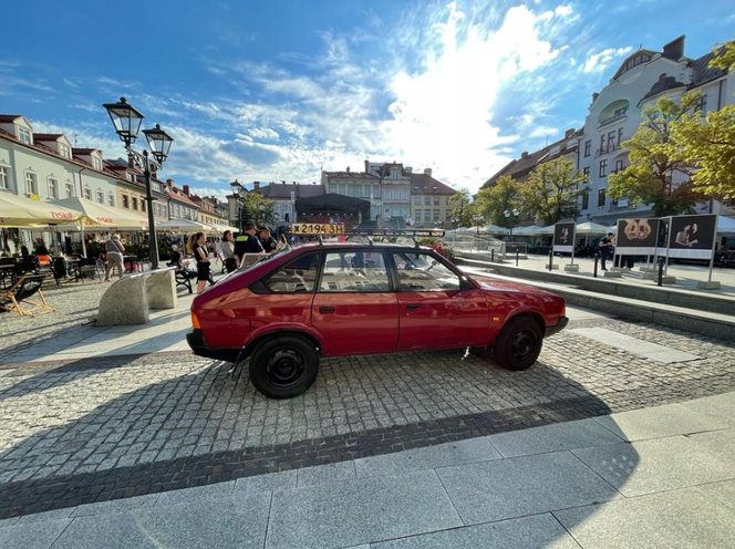 Wyjątkowy samochód wystawiony na aukcję. Ośmioosobowa rodzina uciekła nim z Ukrainy do Polski