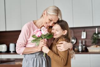 Słodkie upominki na Dzień Mamy. Tak przygotujesz najlepszy i oryginalny prezent. Dzień Matki 2024