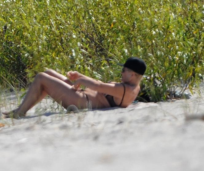 GRAŻYNA SZAPOŁOWSKA